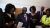 津巴布韋選民 參加穆加貝辭職後首次總統大選