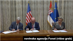 Vlada SAD potpisala je dva sporazuma sa Vladom Republike Srbije dodatnih 20,8 miliona dolara pomoći