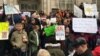 Ribuan Demonstrasi di Gedung Putih, Protes Larangan Trump