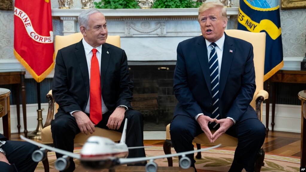 Tổng thống Donald Trump gặp Thủ tướng Israel Benjamin Netanyahu tại Tòa Bạch Ốc, Washington, ngày 27/1/2020.