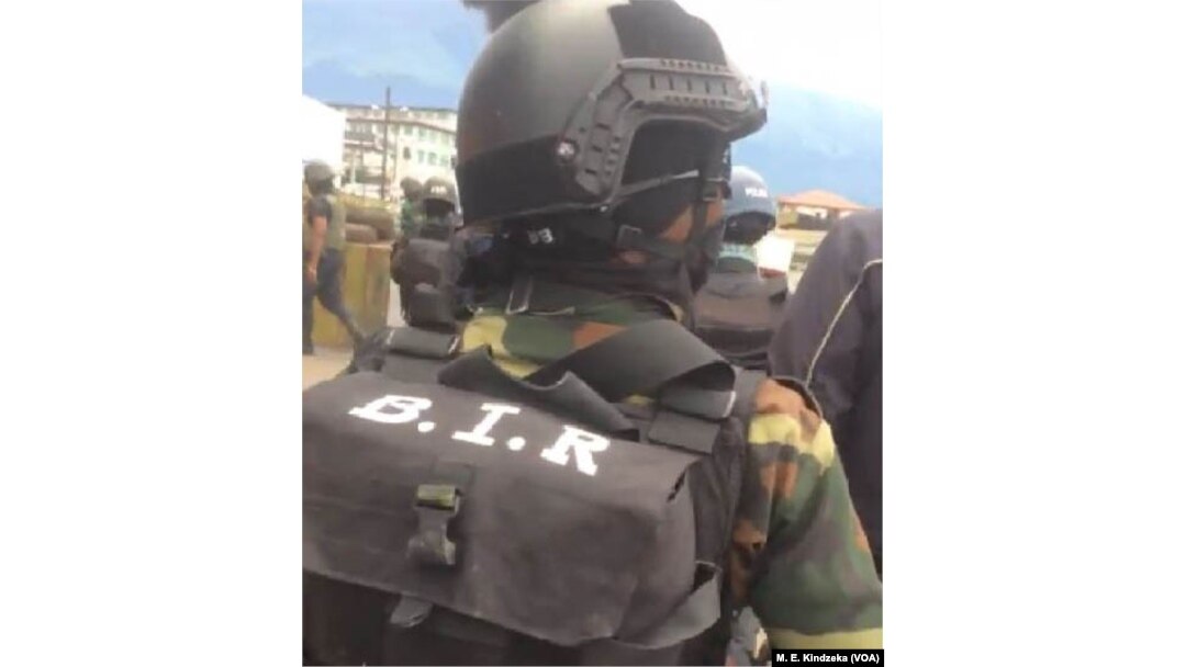 A soldier of the Rapid Intervention Battalion, BIR, at Mile 16.
