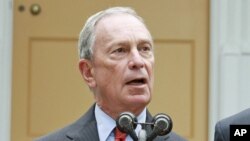 Le maire Michael Bloomberg a demandé aux new-yorkais de rester chez eux jusqu'à ce que la tempête soit passée