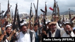 ساکنان شماری از ولسوالی های لغمان و ننگرهار نیز بر ضد طالبان قیام کرده بودند
