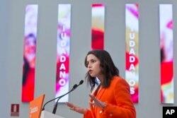 Inés Arrimadas, vocera nacional del partido centro derechista Ciudadanos, habla en conferencia de prensa un día después de las elecciones generales de España. Madrid, abril 29 de 2019.