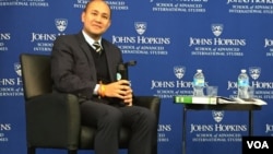 Hun Many, son of Prime Minister Hun Sen, speaks at the US-Korean Institute under Johns Hopkins’ School for Advanced International Studies, Wednesday January 20, 2016. (Photo: Men Kimseng/VOA Khmer) 