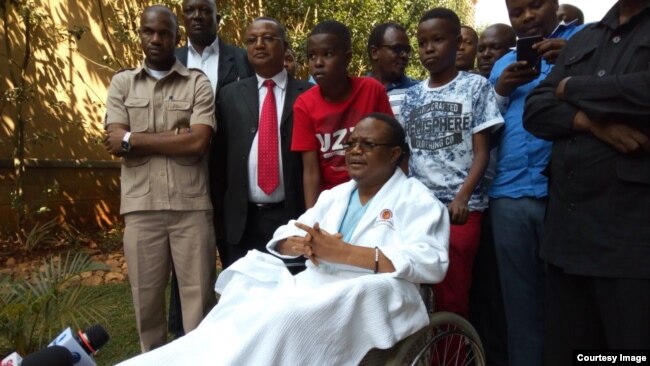 Tundu Lissu akiwa kwenye matibabu baada ya kupigwa risasi