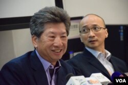 湯家驊表示，成立新智庫不會影響他投票否決港府政改方案的決定。（美國之音湯惠芸攝）