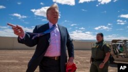 El presidente Donald Trump presentó un nuevo plan de inmigración basado en un sistema de méritos e incluye la construcción del muro en la frontera.