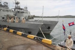 停靠在雲朗基地的一艘柬埔寨海軍巡邏艇。(2019年7月26日)