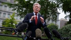 VOA: Bolton dice que EE.UU. discute salida de Maduro del poder