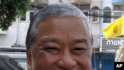 Bangkok City Governor Sukhumbhand Paribatra, October 23, 2011.