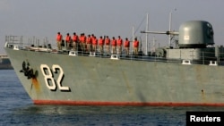 Kapal perusak Shahid Naqdi milik Angkatan Laut Iran berlabuh di Pelabuhan Sudan, 31 Oktober 2012.
Kapal 