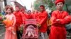 Lễ hội chém lợn ở Bắc Ninh gây nhiều tranh cãi