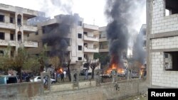 La violencia continúa con bombardeos por parte de aviones de guerra sirios en suburbios de Damasco, la capital.