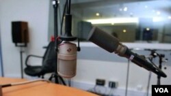 Rádio Eclesia continua à espera da expansão