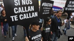 Manifestación en favor de la libertad de prensa en Panamá. En muchos países del continente prevalece la violencia y la polarizació ideológica.