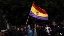 Los españoles se cuestionan el futuro de la Casa Real y quieren convocar un referendo sobre su continuidad.
