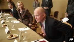 Hillary Clinton i britanski ministar vanjskih poslova William Hague na zasjedanju Vijeća Ujedinjenih naroda za ljudska prava u Ženevi, 28. veljače 2010.