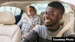 Un passager voyage à bord d'un taxi Uber en Afrique du Sud