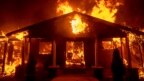 Hơn 11.000 căn nhà bị thiêu rụi trong vụ cháy Camp Fire ở bắc California (AP Photo/Noah Berger)