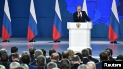 El presidente de Rusia, Vladimir Putin, habla a la Asamblea Federal de su país, incluidos los parlamentarios de la Duma, miembros del Consejo de la Federación, gobernadores regionales y otros altos funcionarios. Moscú, febrero 20, 2019.