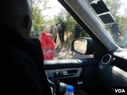 Thokozane Khupe ... Face to face with the police ...