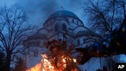 Бадник во Црквата Свети Сава во Белград.