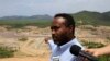 Simegnew Bekele, ancien chef de projet du barrage de la Grande Renaissance s'adresse aux journalistes à Guba Woreda, à quelque 40 km de la frontière éthiopienne avec le Soudan (2013)