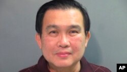 阿肯色大學華裔教授洪思忠。