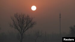 Khói mù do ô nhiễm không khí ở Bắc Kinh, Trung Quốc, 19/12/2016.
