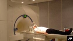 An MRI imaging machine similar to one researchers Lucy Brown and Helen Fisher used to test brain activity in 17 in-love college students.