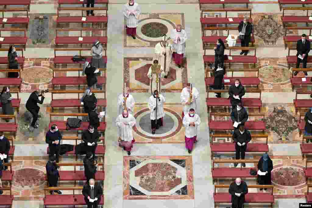 Pope Francis conducts a Mass for the Feast of Epiphany in St. Peter&#39;s Basilica at the Vatican. (Credit: Vatican Media)