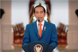 Presiden Jokowi memberi sambutan dalam Dies Natalis ke-59 Fakultas Kehutanan UGM yang juga almamaternya. (Foto: VOA/Nurhadi Sucahyo)