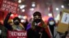Aksi unjuk rasa menentang larangan aborsi di Warsawa, Polandia, 29 Januari 2021. (REUTERS / Aleksandra Szmigiel)