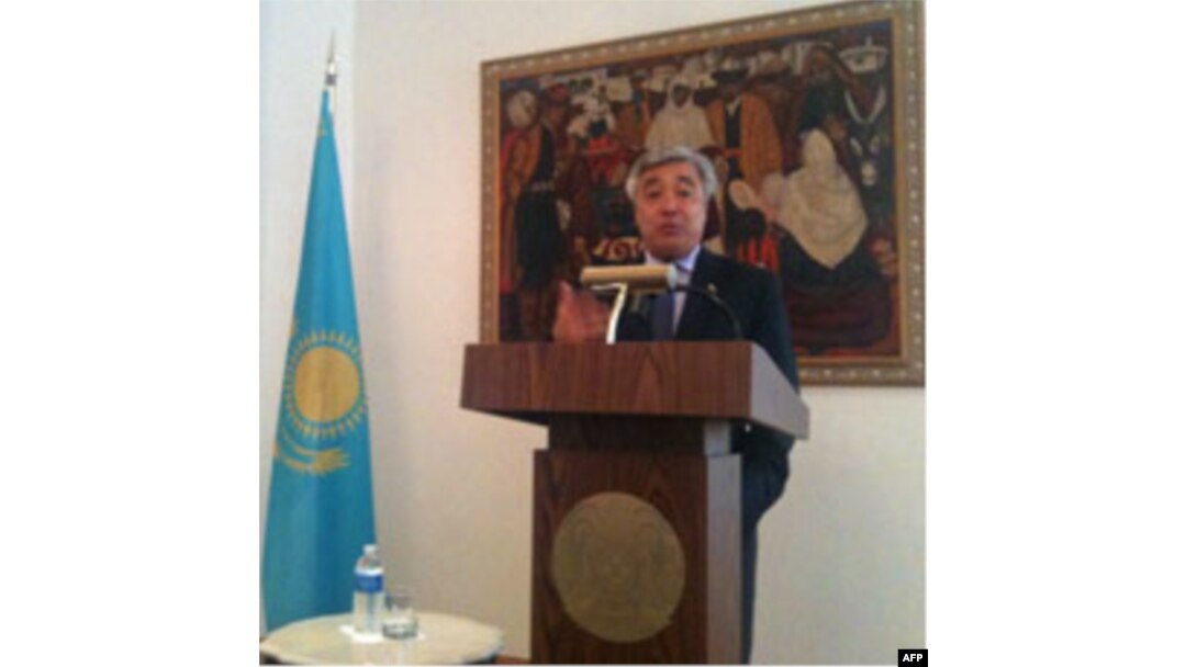 “Oldimizda murakkab muammolar turibdi. Qonun ustuvorligi, samarali boshqaruv, mas’uliyatli, oshkora, korrupsiyadan xoli tuzumda yashash uchun ko’p ishlar qilinishi kerak",- deydi Qozog'istonning AQShdagi elchisi Erlan Idrissov.