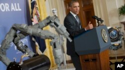 بارک اوباما امر کړې چې د خپل ځای ناستي لپاره په سپینې ماڼۍ کې نوي کمپیوترونه او هوښیار تلیفونونه نصب شي 