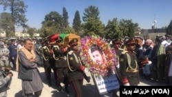 جنرال عبدالرازق روز جمعه در پارک خرقۀ شریف واقع در شهر کندهار به خاک سپرده شد