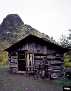 This old blacksmith shop is part of the rustic museum complex in hard-to-reach Hells Canyon, Idaho. (Carol M. Highsmith)