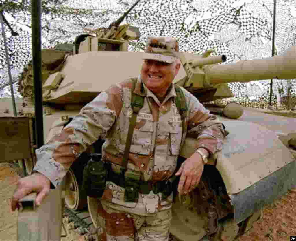 General Norman Schwarzkopf, comandante das tropas que, na Guerra do Golfo de 1991, expulsaram do Kuwait as tropas iraquianas que tinham invadido o pa&iacute;s no ano anterior.