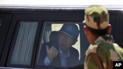 Le Secrétaire général de l'Onu Ban Ki-moon arrivant dans le camp de réfugiés de Smara près de Tindouf, dans le sud-ouest de l'Algérie, le 5 Mars 2016. (Photo AP)