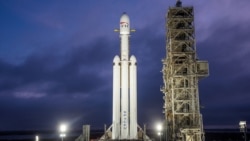 Une fusée Falcon Heavy SpaceX au Centre Spatial Kennedy en Floride, le 28 décembre 2017.