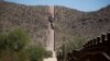 La frontera entre Estados Unidos y México se ve cerca de Lukeville, condado de Pima, Arizona, EE. UU., el 11 de septiembre de 2018. [Foto de archivo]