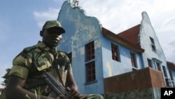2012年10月23日一名士兵在剛果東部M23反政府武裝運動訓練營外