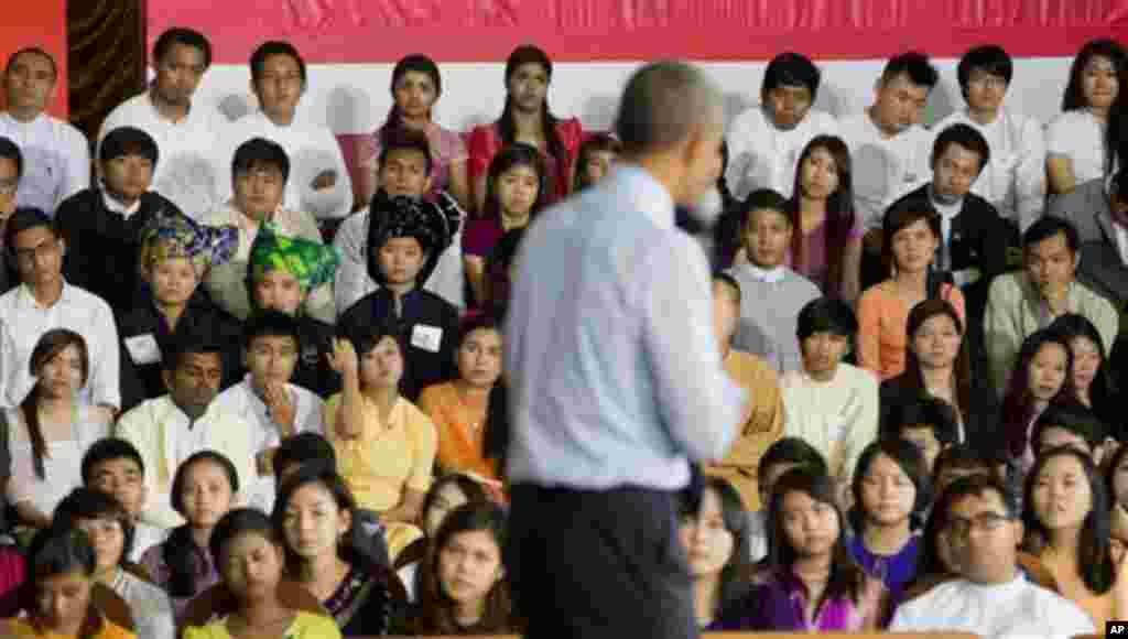 အမေရိကန်သမ္မတနဲ့ အရှေ့တောင်အာရှ လူငယ်များ ရန်ကုန် တက္ကသိုလ် စိန်ရတု ခန်းမ တွင် တွေ့ဆုံ။