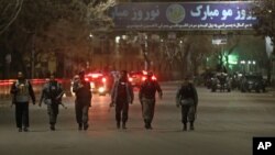پولیس کابل در حال گزمۀ هوتل کابل سرینا که یکبار دیگر شام امروز هدف تهاجم مردان مسلح قرار گرفت.