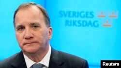 Swedish Prime Minister Stefan Lofven speaks to the press, after he was ousted in no-confidence vote, in Stockholm, Sweden, Sept. 25, 2018. (TT News Agency/Anders Wiklund via Reuters)