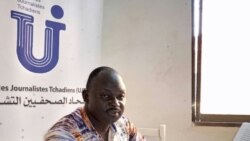 Leubnodji Tah Nathan, responsable d'une organisation des journalistes reporter à N'Djamena, au Tchad, le 19 mai 2020. (VOA/André Kodmadjingar)