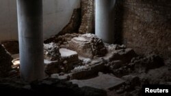 A part of an ancient neighborhood is seen at the newly opened archaeological site underneath the Acropolis Museum in Athens, Greece, June 21, 2019. (REUTERS/Alkis Konstantinidis)