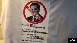 Nyu-Yorkdagi namoyishlardagi plakatlar