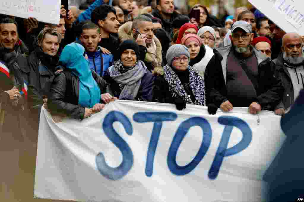 فرانس کی قدامت پسند سینیٹ نے ایک بل میں ترمیم منظور کی ہے۔ جس کے تحت مسلمان خواتین کو نقاب کے ساتھ اپنے بچوں کے اسکول کے بیرونی دوروں میں ساتھ جانے سے روکا گیا ہے۔ 